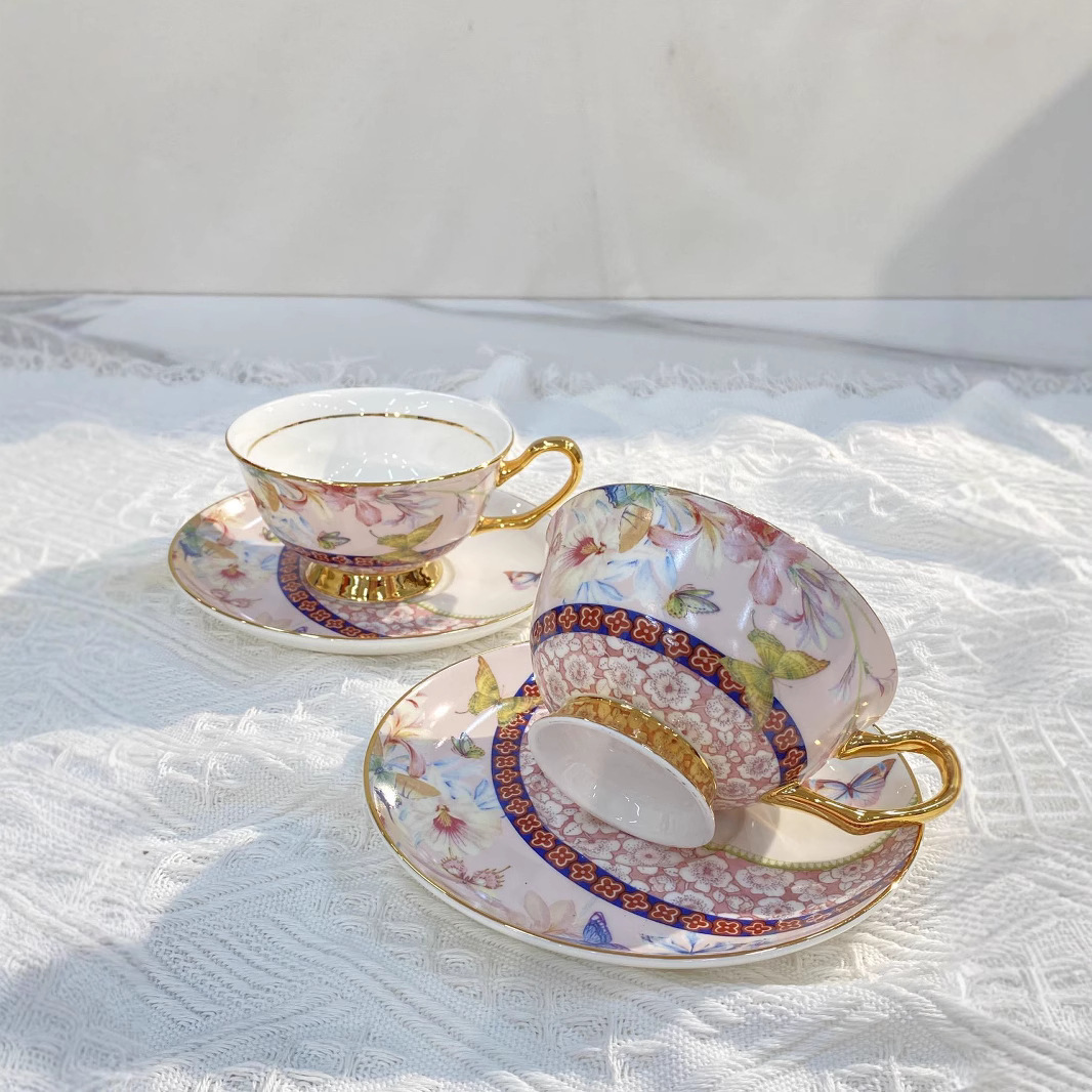 Klasyczny porcelanowy kubek i  – Water Tea And Coffee recenzja i cena