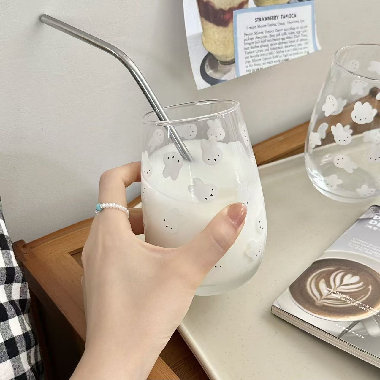 Uroczy szklany kubek z nadruki – Coffee Tea With Milk recenzja i cena